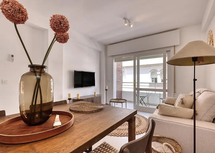 Stylish Stay, Close To The شقة إِستيبونا