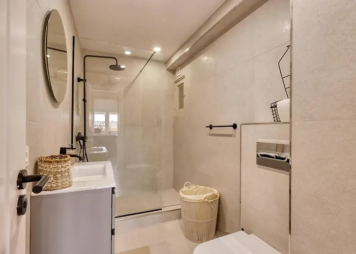 Apartment Stylish Stay, Close To The