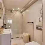 Διαμέρισμα Stylish Stay, Close To The